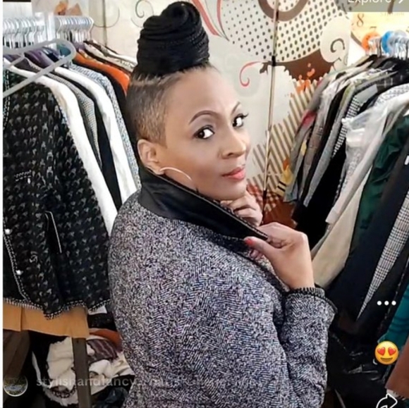 SOLD LISTING AGAIN 🥳 I AM LIVE! 🥳LIKE THIS POST TO BE NOTIFIED when I go live! - Picture 8 of 8